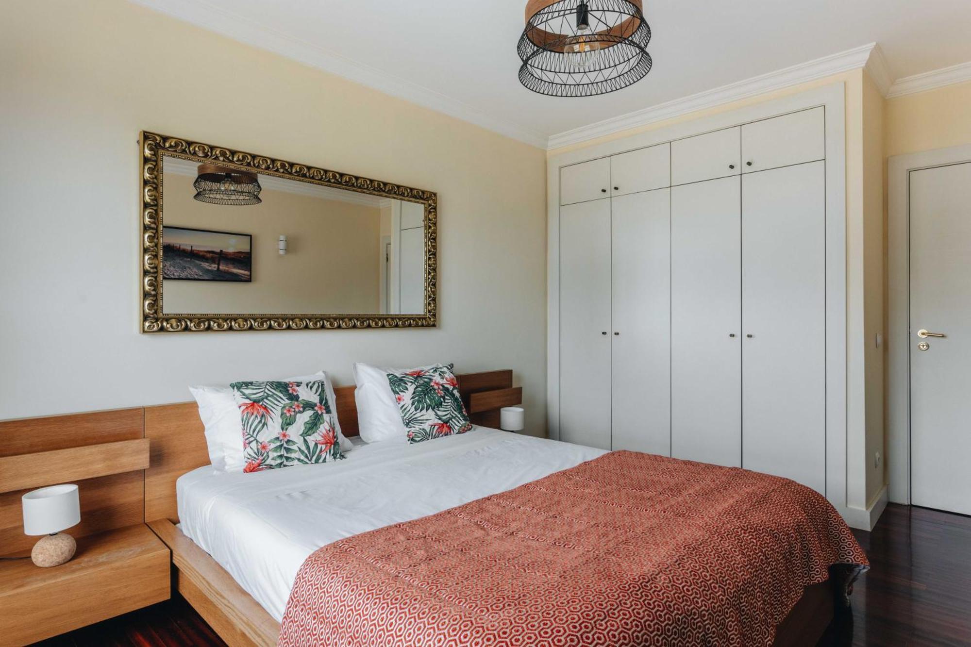 Appartamento Great 1 Bdr Near Gaia Shopping Arrabida Esm Vila Nova de Gaia Esterno foto